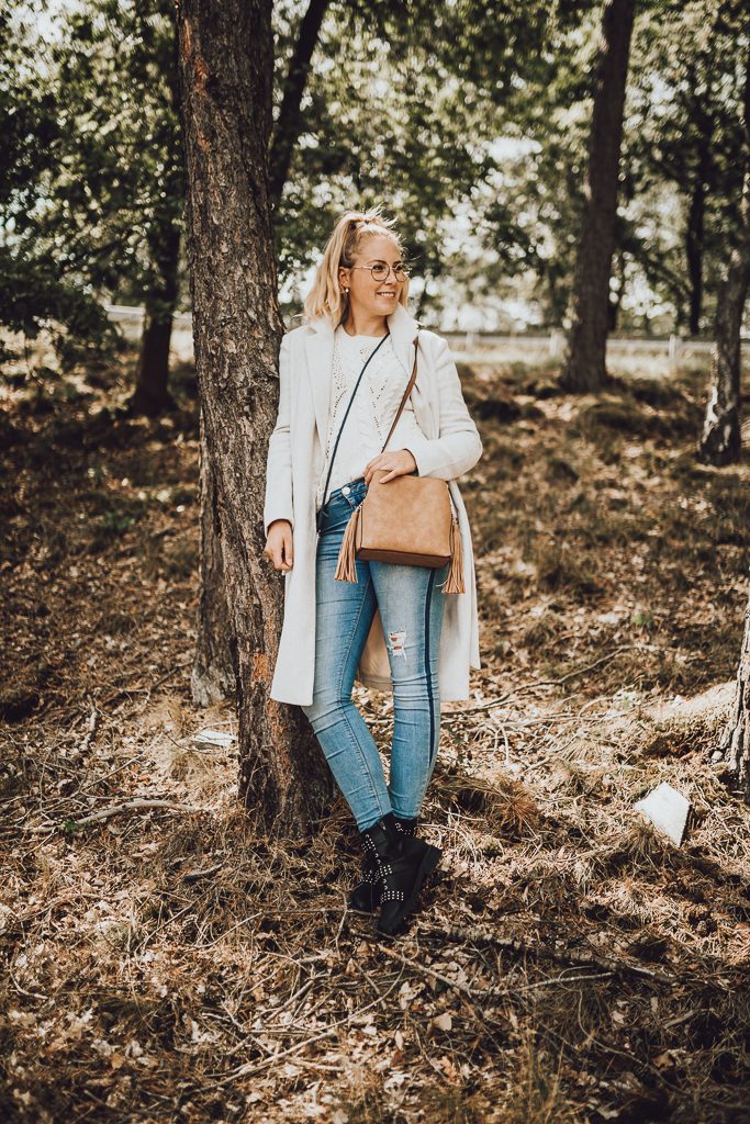 Mischa Mars eine Fotografin aus Hamburg in der Lüneburger Heide ihr zuhause. Outfitpost einer Bloggerin.